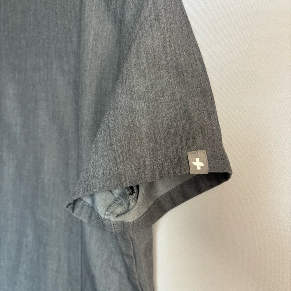 Figs Catarina One-Pocket Grey Scrub Top | Size Medium - Picture 6 of 8